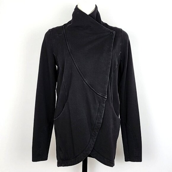 Lululemon That's A Wrap Women's Black Wrap Cardigan Thumbholes Size 8 - Picture 3 of 15